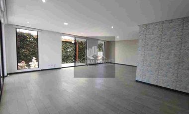 Renta de Casa Amplia de 3 dormitorios, Sector Tumbaco, Quito, Ecuador