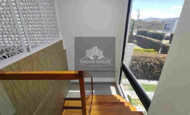 Renta de Casa Amplia de 3 dormitorios, Sector Tumbaco, Quito, Ecuador