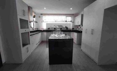 Renta de Casa Amplia de 3 dormitorios, Sector Tumbaco, Quito, Ecuador