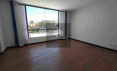 Renta de Casa Amplia de 3 dormitorios, Sector Tumbaco, Quito, Ecuador