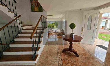 Renta de Casa, 4 dormitorios, Sector Colegio Menor, Cumbayá, Ecuador