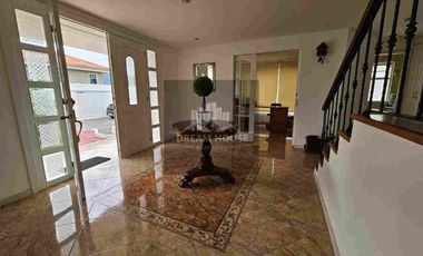 Renta de Casa, 4 dormitorios, Sector Colegio Menor, Cumbayá, Ecuador