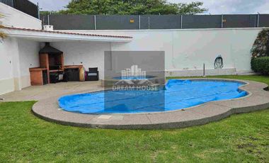 Renta de Casa, 4 dormitorios, Sector Colegio Menor, Cumbayá, Ecuador