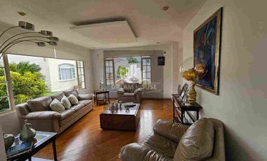 Renta de Casa, 4 dormitorios, Sector Colegio Menor, Cumbayá, Ecuador