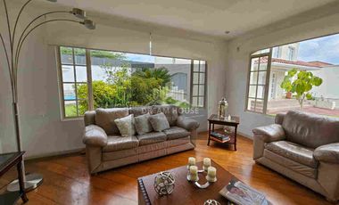 Renta de Casa, 4 dormitorios, Sector Colegio Menor, Cumbayá, Ecuador