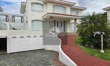 Renta de Casa, 4 dormitorios, Sector Colegio Menor, Cumbayá, Ecuador