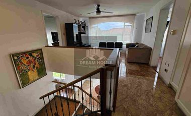 Renta de Casa, 4 dormitorios, Sector Colegio Menor, Cumbayá, Ecuador