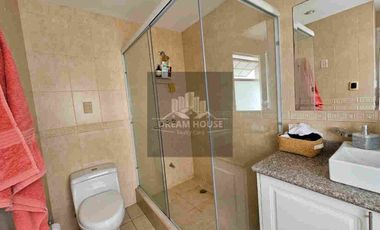 Renta de Casa, 4 dormitorios, Sector Colegio Menor, Cumbayá, Ecuador