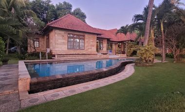 The Beautiful Villa Absolute Beach Front For Sale, North Bali Area