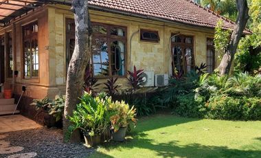 The Beautiful Villa Absolute Beach Front For Sale, North Bali Area