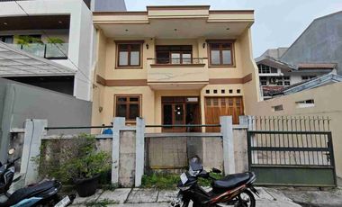 Murah ! Rumah 2 Lantai 10x18 Jalanan 3 Mobil Siap Huni