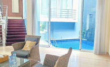 Rumah Villa Bukit Regency