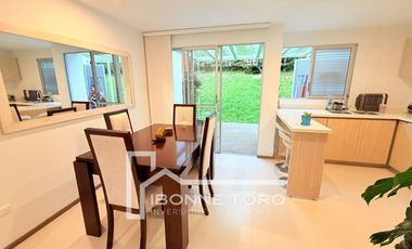 CASA EN CONJUNTO CERRADO EN LA FLORIDA