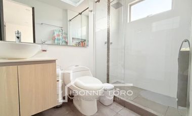 CASA EN CONJUNTO CERRADO EN LA FLORIDA