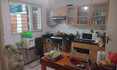 Venta Casa 4D 2B con Estacionamiento.Oportunidad de Inversión