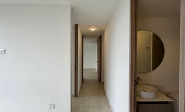 Majestuoso apartamento en Ivory con 126 m2 , 3 alcobas y vista a las montañas. Cerritos. Pereira.