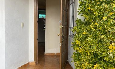 CASA EN RENTA “AMUEBLADA, CON SERVICIOS Y CON 5 CAMAS INDIVIDUALES”