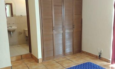 CASA EN RENTA “AMUEBLADA, CON SERVICIOS Y CON 5 CAMAS INDIVIDUALES”