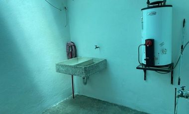 CASA EN RENTA “AMUEBLADA, CON SERVICIOS Y CON 5 CAMAS INDIVIDUALES”