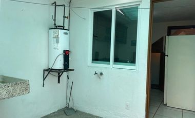 CASA EN RENTA “AMUEBLADA, CON SERVICIOS Y CON 5 CAMAS INDIVIDUALES”