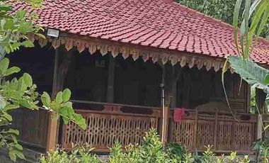 Dijual satu Yunit villa moderent bermodel bahan kayu jati full lokasi Purwakarta desa salam cianjur jawab barat