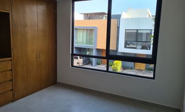 CASA EN VENTA SOLARES COTO 