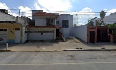 CASA EN VERACRUZ, ACABADOS DE LUJO, AMPLIA CUENTA CON TODOS LOS SERVICIOS.