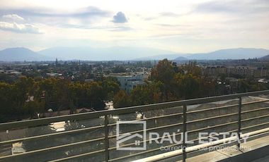 VENDEMOS amplio Dpto. en el centro en reconocido Edificio