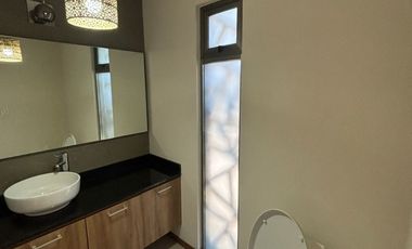 CASA EN RENTA EN ALTOZANO