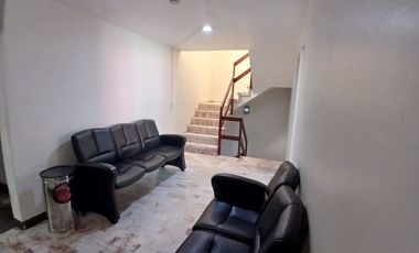 Consultorio/Oficina en La Joya, cercano a la Zona de Hospitales