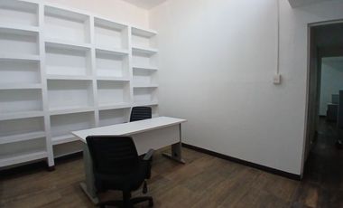 Consultorio/Oficina en La Joya, cercano a la Zona de Hospitales