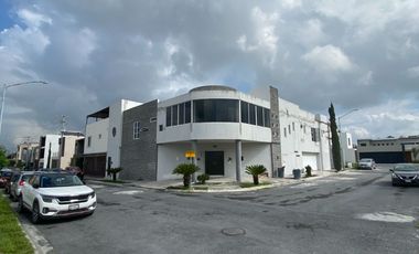 Venta de Residencia con oficina en Rinconada Colonial en Apodaca, NL