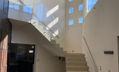 Venta de Residencia con oficina en Rinconada Colonial en Apodaca, NL