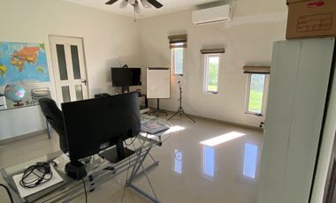 Venta de Residencia con oficina en Rinconada Colonial en Apodaca, NL