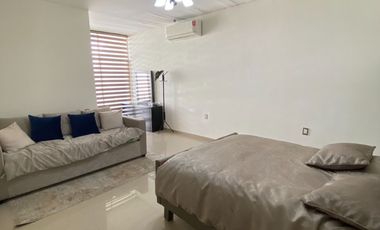 Venta de Residencia con oficina en Rinconada Colonial en Apodaca, NL