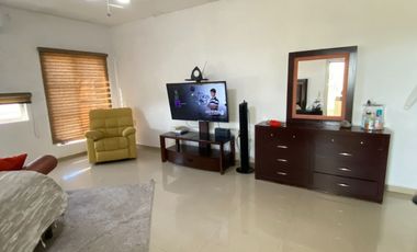 Venta de Residencia con oficina en Rinconada Colonial en Apodaca, NL