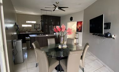 Venta de Residencia con oficina en Rinconada Colonial en Apodaca, NL