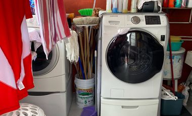 VENDO CASA EN LOMAS DE VALLLE DORADO, BUEN MANTENIMIENTO