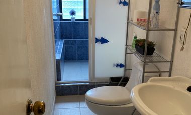 VENDO CASA EN LOMAS DE VALLLE DORADO, BUEN MANTENIMIENTO