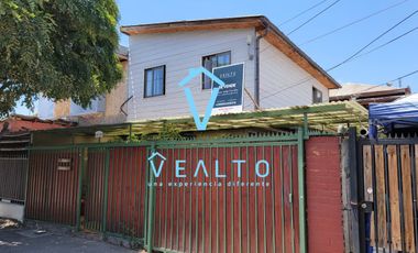 AMPLIA Y HERMOSA CASA DE 2 PISOS EN EL BOSQUE CUENTA CON R.F