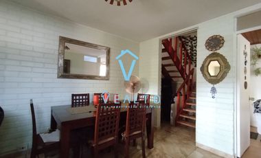 AMPLIA Y HERMOSA CASA DE 2 PISOS EN EL BOSQUE CUENTA CON R.F