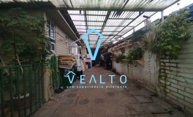 AMPLIA Y HERMOSA CASA DE 2 PISOS EN EL BOSQUE CUENTA CON R.F