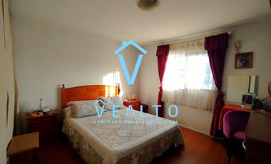 AMPLIA Y HERMOSA CASA DE 2 PISOS EN EL BOSQUE CUENTA CON R.F