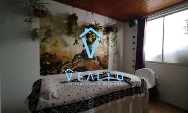 AMPLIA Y HERMOSA CASA DE 2 PISOS EN EL BOSQUE CUENTA CON R.F