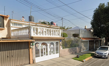 VENTA DE CASA EN LA COLONIA VALLE DORADO HABITACIONAL LOS PIRULES TLALNEPANTLA