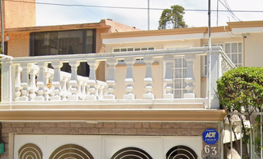 VENTA DE CASA EN LA COLONIA VALLE DORADO HABITACIONAL LOS PIRULES TLALNEPANTLA