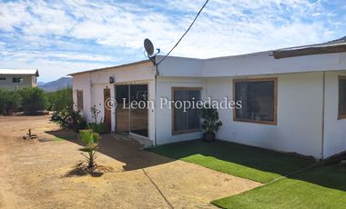 Leon Propiedades arrienda casa en sector Cuyuncavi, Curacaví.