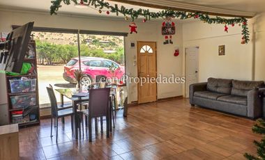 Leon Propiedades arrienda casa en sector Cuyuncavi, Curacaví.