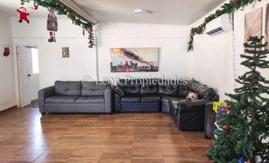 Leon Propiedades arrienda casa en sector Cuyuncavi, Curacaví.