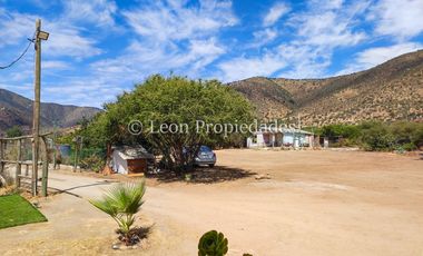 Leon Propiedades arrienda casa en sector Cuyuncavi, Curacaví.